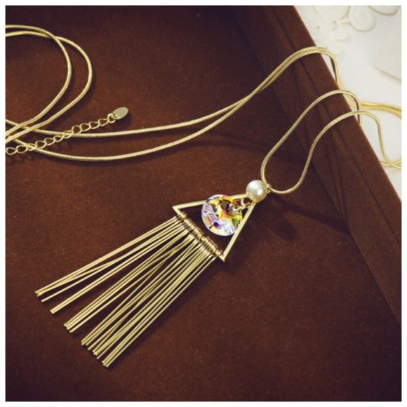 🎁 Gold Triangle Necklace Swarovski Crystal - Picture 4 of 6